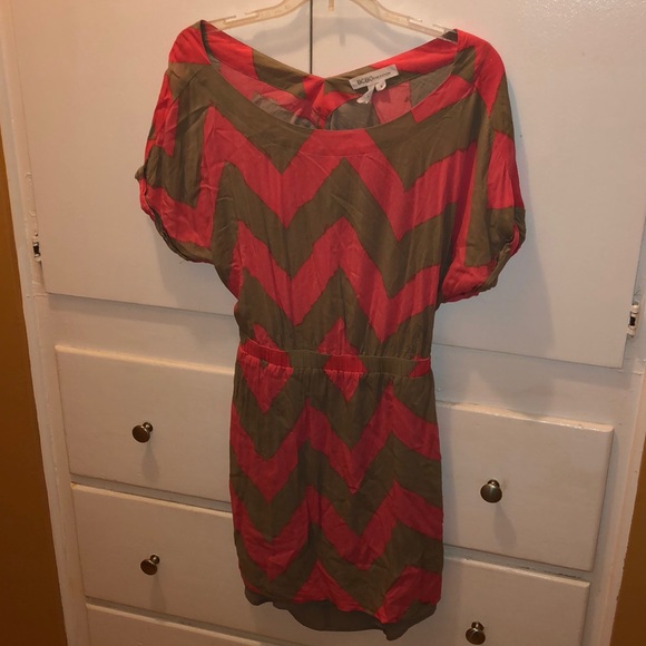 Dress - Picture 2 of 4